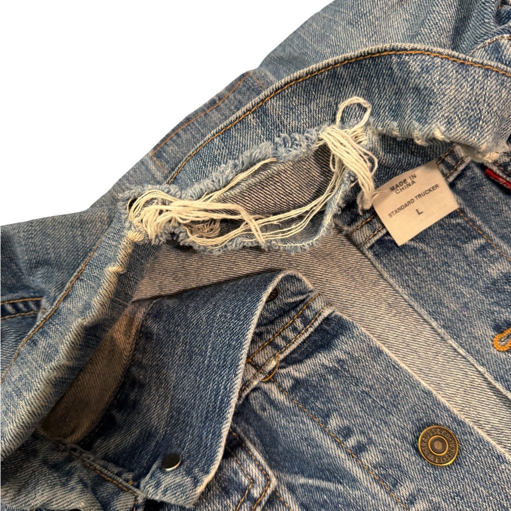 Levi's Blue Denim Jacket with Button Details - Picture 5 of 7